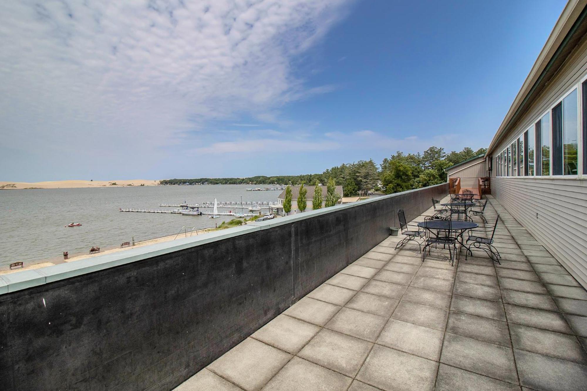 Dunes Waterfront Resort เมียรส์ ภายนอก รูปภาพ