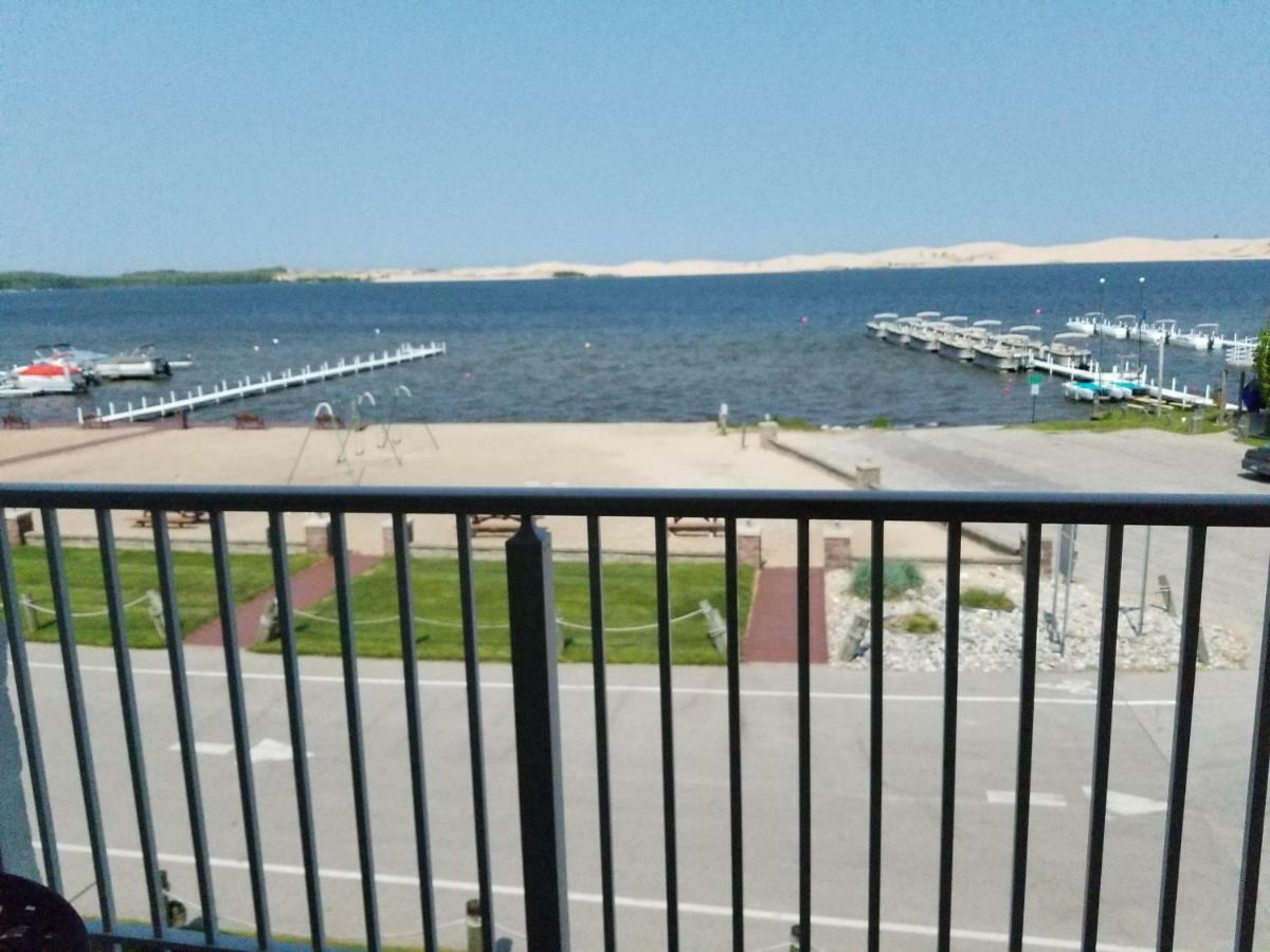 Dunes Waterfront Resort เมียรส์ ภายนอก รูปภาพ